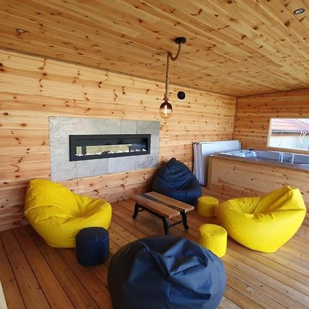 West Guest House Klaudyn Exterior foto